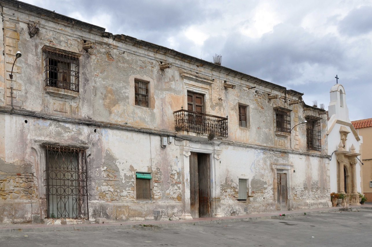 Fachada principal de la llamada Casa Grande en Bentarique © Fotografía Pako Manzano